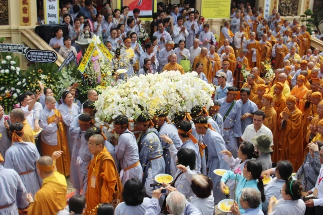 Long An: Lễ truy niệm, di quan cố HT.Thích Tắc Ngộ ảnh 11 IMG_3190.JPG