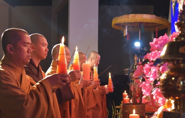 Lễ Vu lan của Phật tử VN tại CH Séc ảnh 7 ch s 1.jpg