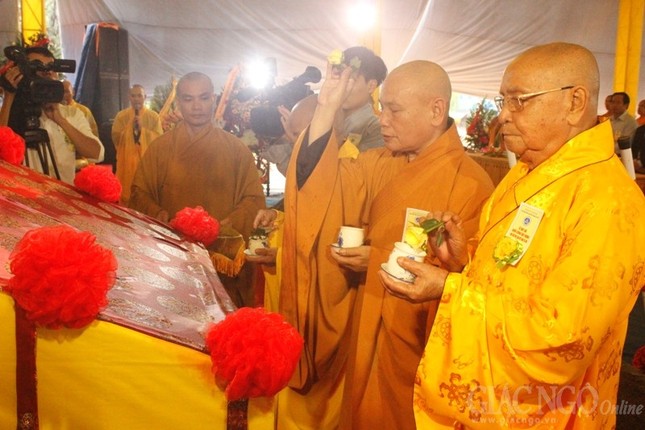 Chính thức đặt đá xây dựng Học viện PGVN tại Huế ảnh 8 anh17.jpg