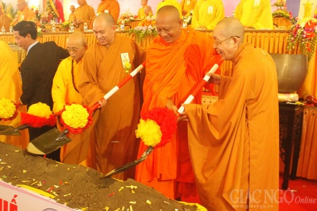 Chính thức đặt đá xây dựng Học viện PGVN tại Huế ảnh 10 anh21.jpg