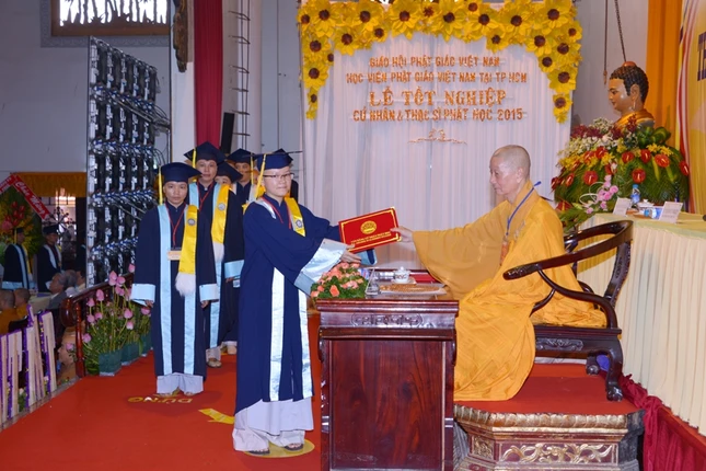 Le Tot Nghiep (26).JPG