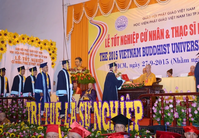 Le Tot Nghiep (27).JPG