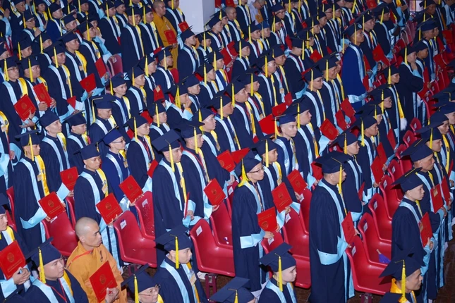 Le Tot Nghiep (32).JPG