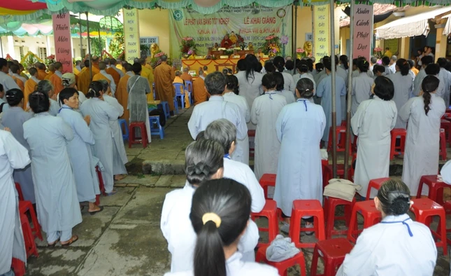 Trường TCPH Bình Thuận tổng kết và khai giảng ảnh 1 bthuan1.jpg