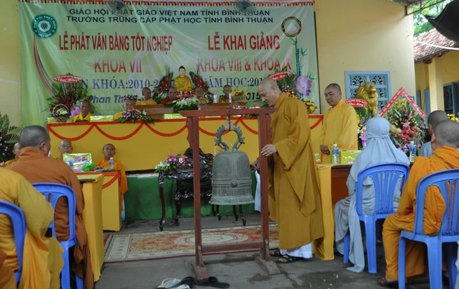 Trường TCPH Bình Thuận tổng kết và khai giảng ảnh 6 bthuan6.jpg