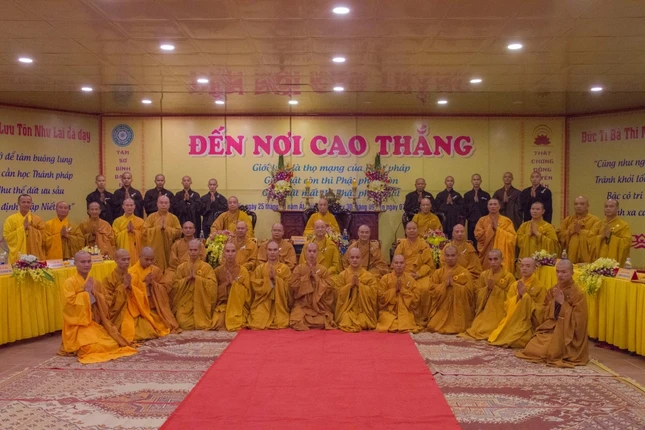 IMG_0426 (Custom).jpg