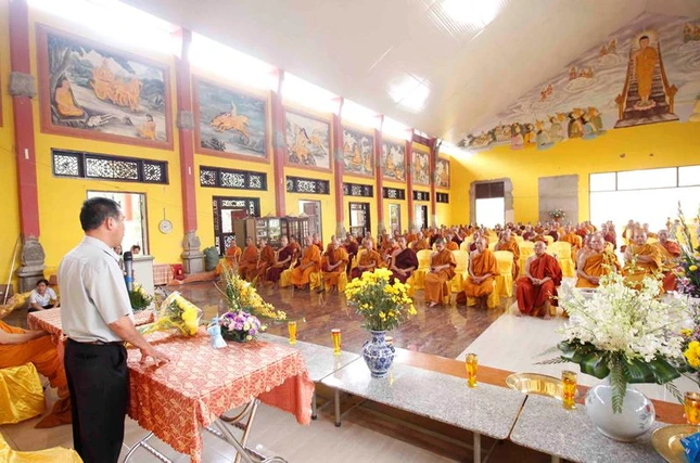 Ban Ton Giao tinh Dong Nai tham truong ha.jpg