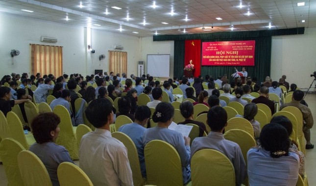 Nghệ An: Tăng Ni, Phật tử nghe phổ biến pháp luật ảnh 1 nghe an2.jpg