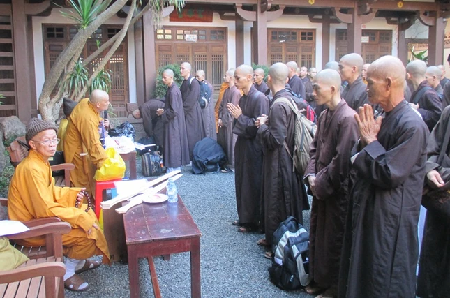 Giới tử Đại giới đàn Cam Lộ - Giác Ngộ nhập giới trường ảnh 1 nhapgioitruong.jpg