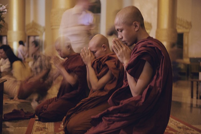 Phật tử Myanmar mừng lễ hội ánh sáng ảnh 3 lehoi3.jpg