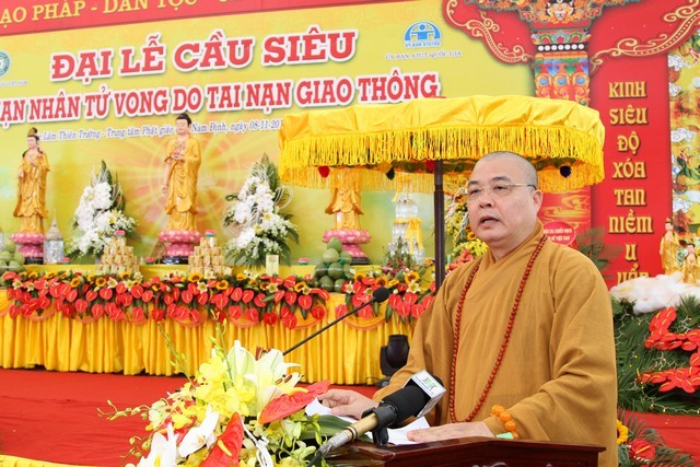 Chùm ảnh: Đại lễ cầu siêu nạn nhân tai nạn giao thông ảnh 7 causieu 3.jpg