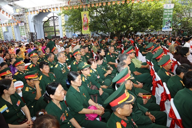 Chùm ảnh: Đại lễ cầu siêu nạn nhân tai nạn giao thông ảnh 12 causieu 9.jpg