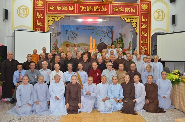 Cựu Tăng Ni sinh khóa V họp mặt nhân ngày Nhà giáo ảnh 3 ttri7.JPG