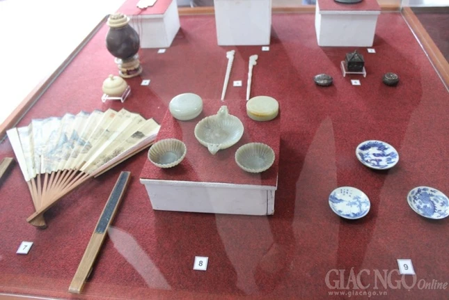 TP.HCM: Triển lãm "Cuộc sống nội cung triều Nguyễn" ảnh 8 8ds.jpg