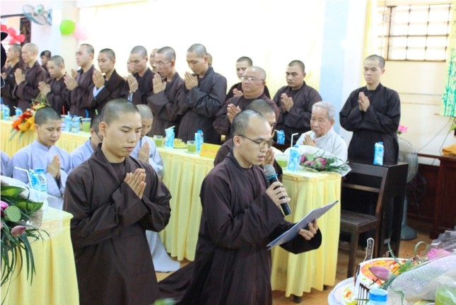 TP.HCM: Lớp sơ cấp Q.3 mừng ngày Nhà giáo ảnh 2 2ng.jpg