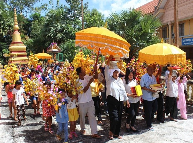 Sóc Trăng: Rộn ràng mùa lễ dâng y Kathina ảnh 2 strg2.jpg