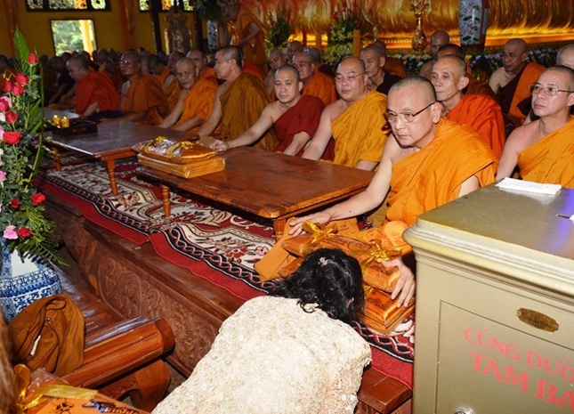 Lễ dâng y Kathina tại thiền viện Phước Sơn ảnh 3 tvps 1.jpg