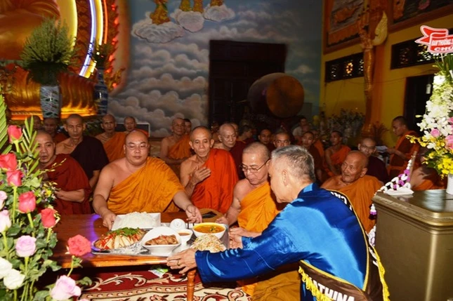 Lễ dâng y Kathina tại thiền viện Phước Sơn ảnh 4 tvps 4.jpg