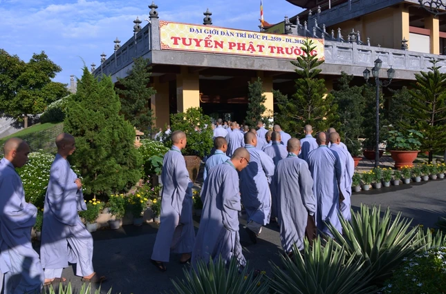 Gioi truong Hue Nghiem -Chieu 28-11-2015 (5).JPG