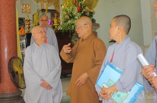 Tại Kim Sơn & Huê Lâm, giới tử đã nhập giới trường ảnh 18 HUE LAM.10B.JPG