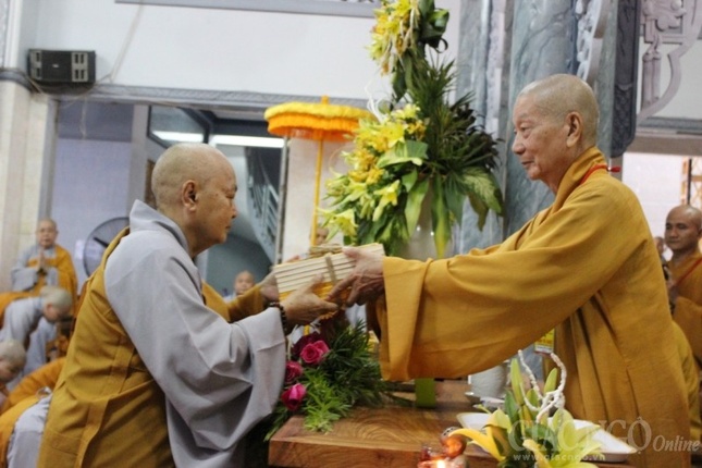 Giới tử tại Kim Sơn cung đón BTC Đại giới đàn Trí Đức ảnh 3 7tc.jpg