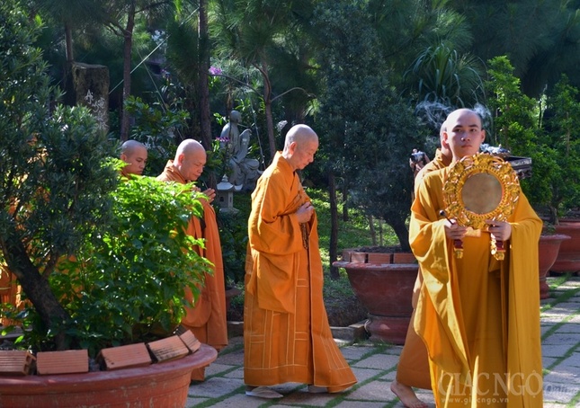 Phat thuong Gioi tu Ty kheo (1).JPG