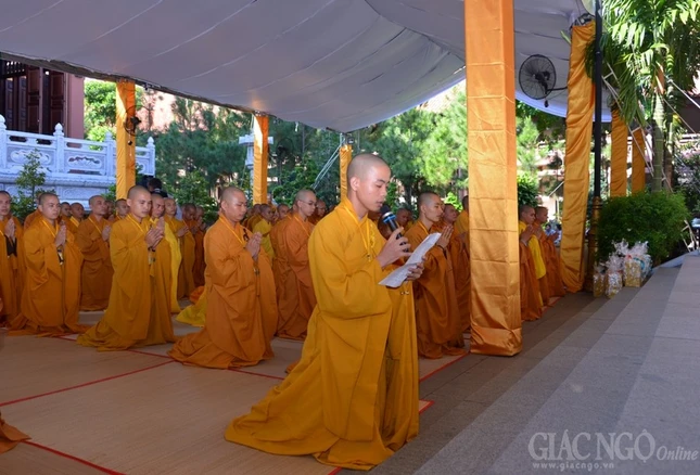 Phat thuong Gioi tu Ty kheo (12).JPG