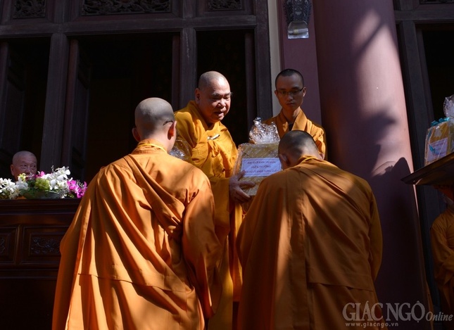 Phat thuong Gioi tu Ty kheo (9).JPG