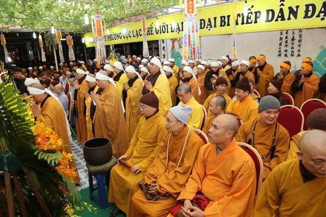 Cung tống kim quan cố NT.Thích Đàm Ánh trà-tỳ ảnh 2 1 hnoi 2.jpg