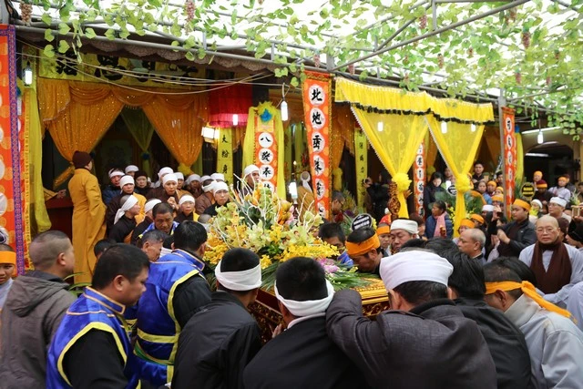Cung tống kim quan cố NT.Thích Đàm Ánh trà-tỳ ảnh 5 1 hnoi 5.jpg