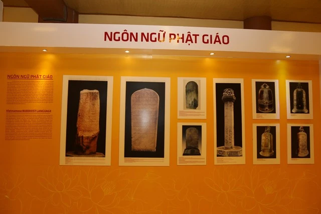 Khai mạc triển lãm “Đặc trưng văn hóa Phật giáo VN” ảnh 6 a trien lam 7.jpg