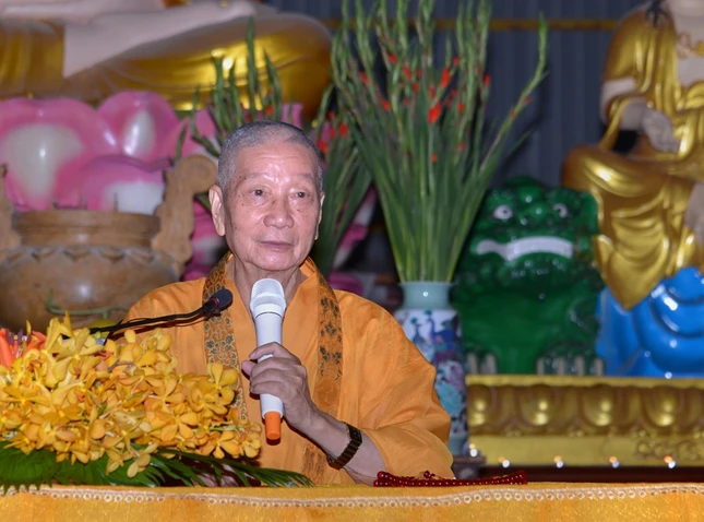Khoa tu ngay 20-12 (1).JPG