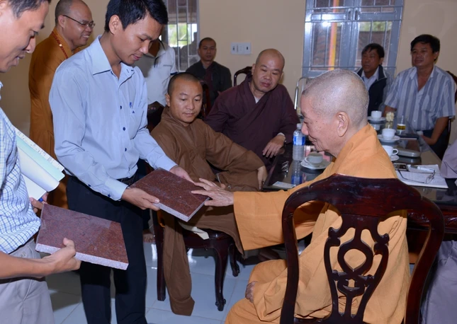 Khoa tu ngay 20-12 (4).JPG