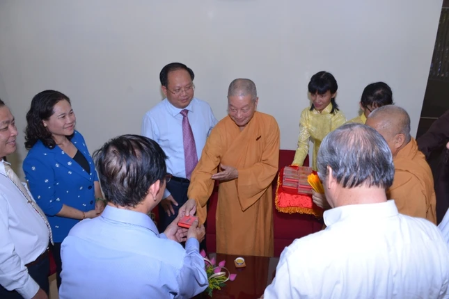 Lãnh đạo TP.HCM thăm, chúc mừng Báo Giác Ngộ ảnh 7 anh tham 10.JPG