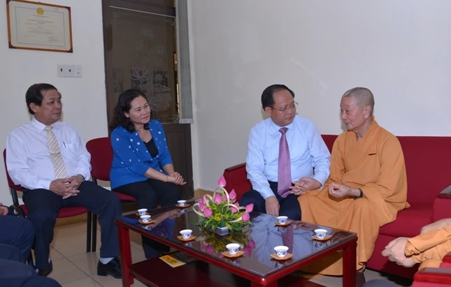 Lãnh đạo TP.HCM thăm, chúc mừng Báo Giác Ngộ ảnh 5 anh tham 7.JPG