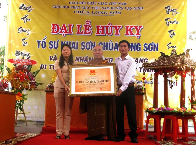 TR_ TR_ CH_A V_ L_NH __O __A PH__NG NH_N B_NG.jpg