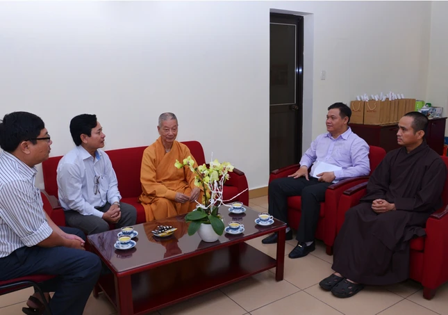 Ban Dan Van chuc Tet Binh Than BGN (1).JPG