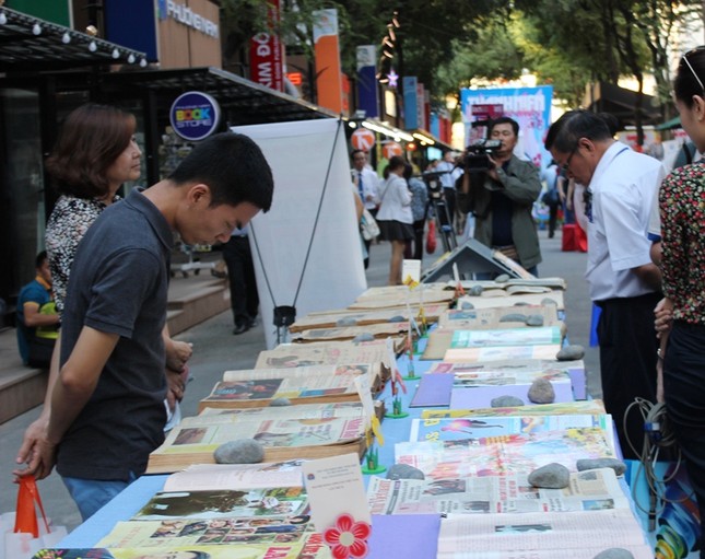 TP.HCM: Khai mạc Đường báo xuân 2016 ảnh 6 3ds.jpg