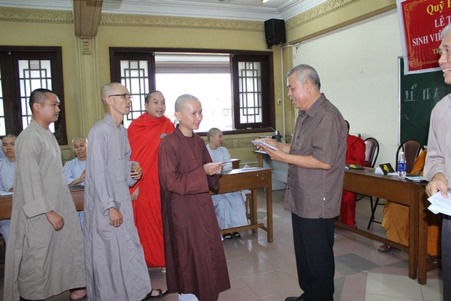 Trao 27 suất học bổng Trí Tuệ đến sinh viên Pali ảnh 2 4hb.jpg