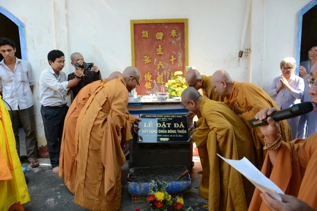 Quỹ Đạo Phật Ngày Nay tặng quà Tết, khám bệnh... ảnh 3 dpnn 3.jpg