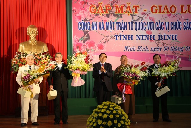 Ninh Bình: Giao lưu, chúc Tết các chức sắc tôn giáo ảnh 1 a nb 1.jpg