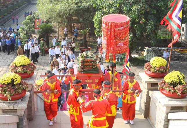 Dâng cúng bánh tét Quốc tổ Hùng Vương ảnh 1