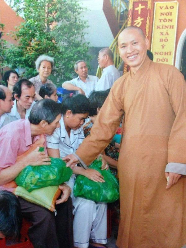 Chua Linh Quang- Phap Hoa.jpg