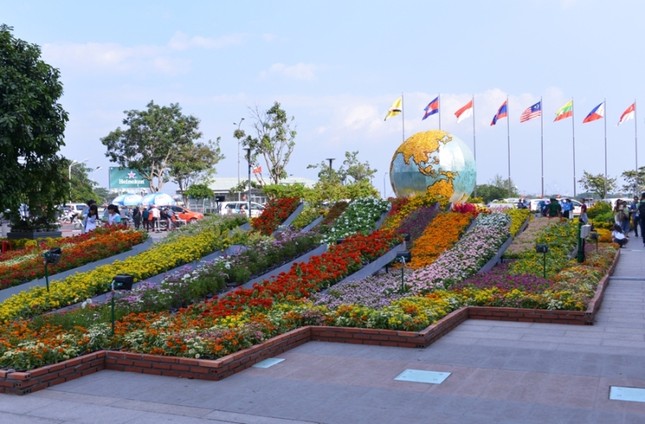 ĐHoa Nguyen Hue - chieu 28 Tet (10).JPG