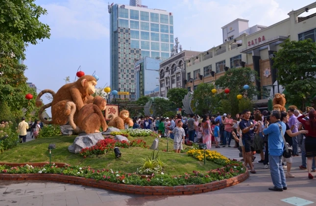 ĐHoa Nguyen Hue - chieu 28 Tet (2).JPG