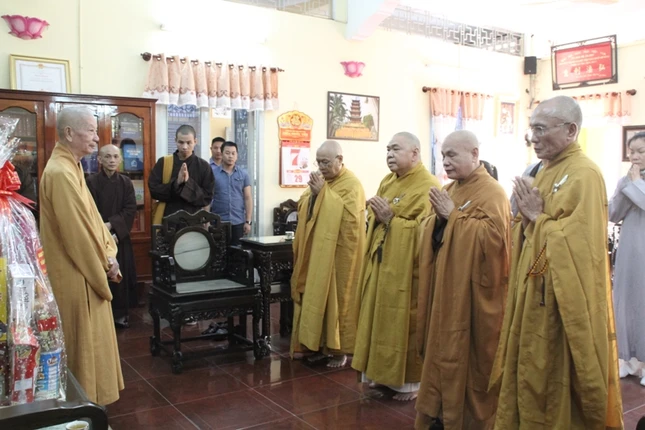 Chư tôn đức khánh tuế HT.Thích Trí Quảng ảnh 2 Khanh Tue 3.JPG