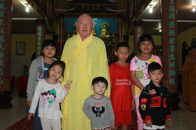 Em giao phuoc lanh 2.JPG