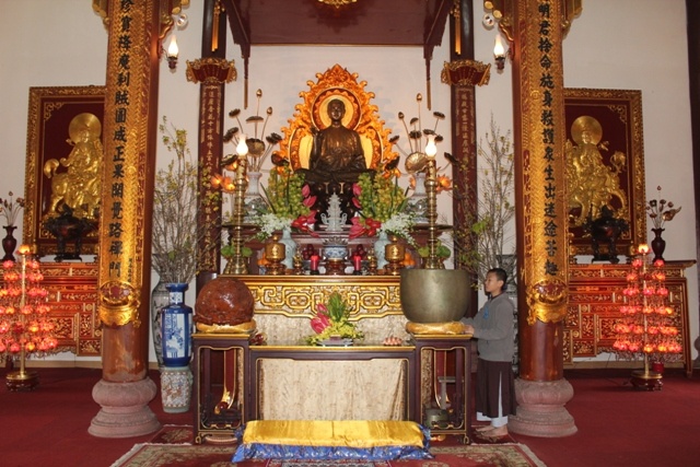 Phật tử cố đô Huế đi chùa lễ Phật đầu năm ảnh 2
