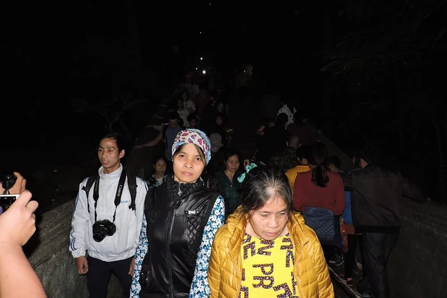 Ghi chép: Chen chúc dự hội chùa Hương ảnh 3 DSCN8367.JPG