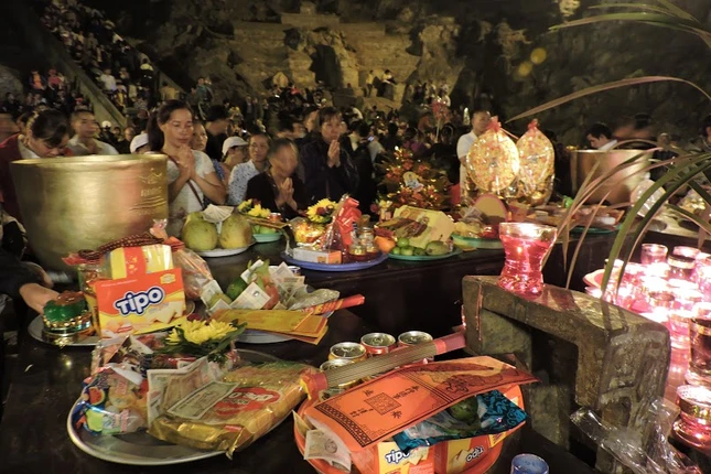 Ghi chép: Chen chúc dự hội chùa Hương ảnh 6 DSCN8390.JPG